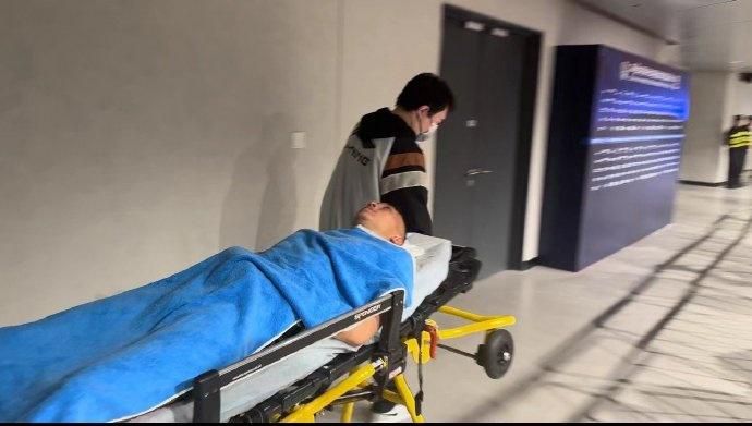 女人脱内衣内裤给男人看的网站